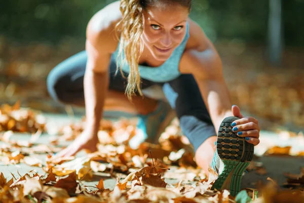 Woman Stretching Park Fall — Stock Photo, Image