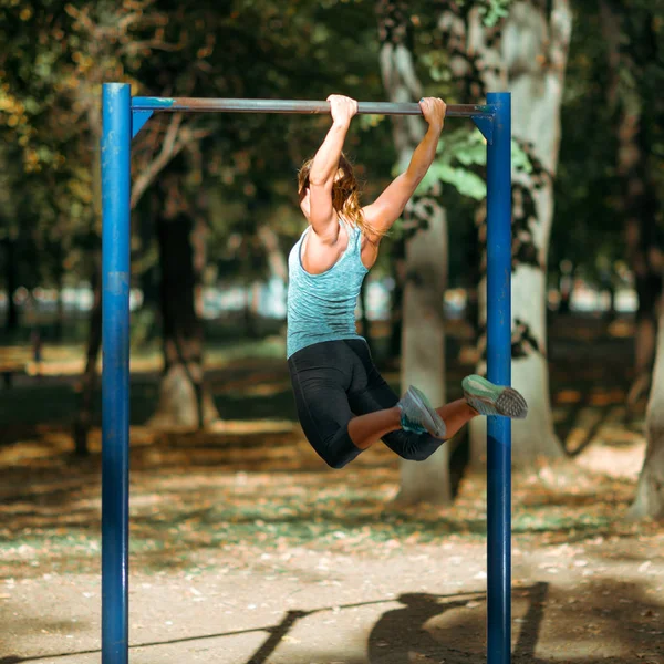 Woman Exercising Horizontal Bar Outdoors Fall Public Park — Stock Photo, Image