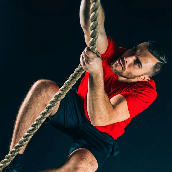 Cross Training Man Exercising Rope Climbing — Stock Photo, Image
