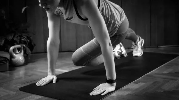 Woman Doing High Intensity Interval Training Home — Stock Photo, Image