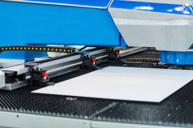 Otomatik metal işi makinesi yakın çekim