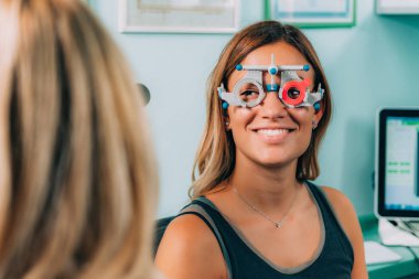 Testi görsel grafik ile yaptıkları göz doktoru  