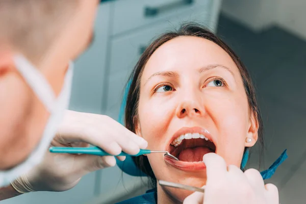 歯科医院での歯科検診 — ストック写真