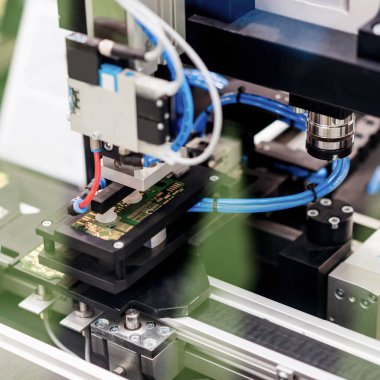 Devre levhasını çizici yakın çekim