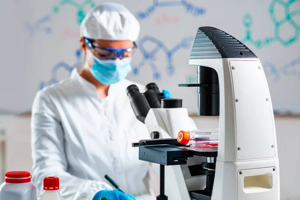 Biotechnology Scientist Taking Notes — Stock Photo, Image