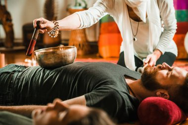 Tibet singing bowl ses terapisi