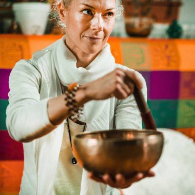 Tibet singing bowl ses terapisi