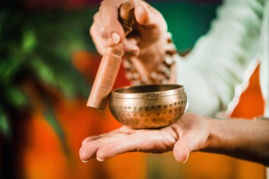 Tibet singing bowl ses terapisi