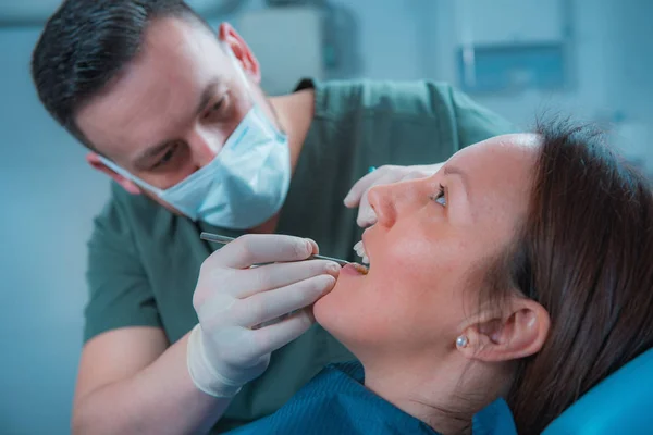 歯科医院での歯科検診 — ストック写真