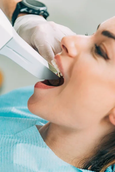 Dentist Using Dental Camera Beautiful Female Patient — Stock Photo, Image