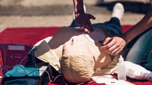 Pertama Aid Training Praktek Cpr Defibrilator — Stok Foto