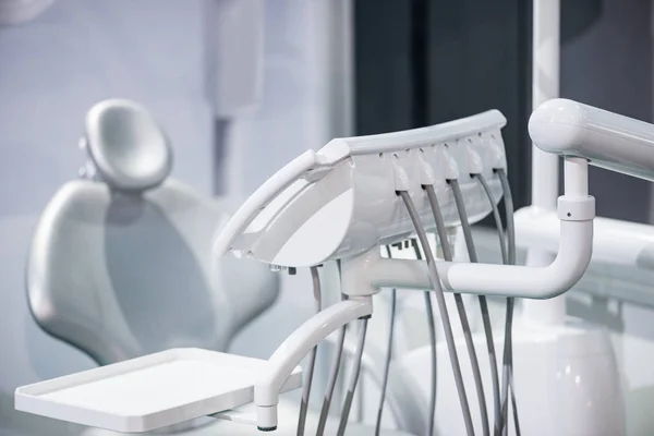 Zbliżenie Krzesło Dentysta Dentystyczny Pokój — Zdjęcie stockowe