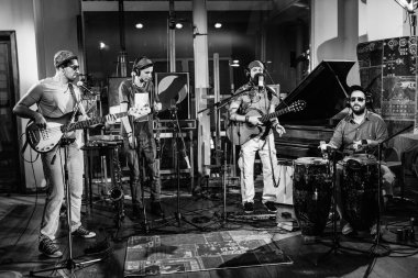 Kayıt stüdyosu, siyah ve beyaz müzisyenler