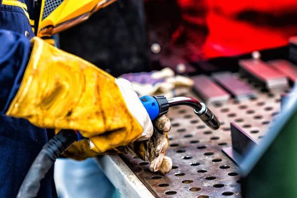 Soldador Con Máscara Protectora Soldadura Metal — Foto de Stock