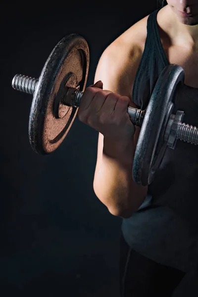 Stark Kvinna Lyfta Vikter Gymmet Kroppsvikt Övningar För Armar Sportkläder — Stockfoto