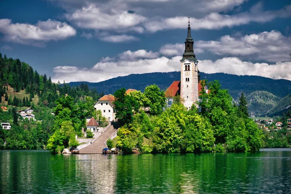Lago Bled Com Ilha Igreja Montanhas Fundo — Fotografia de Stock