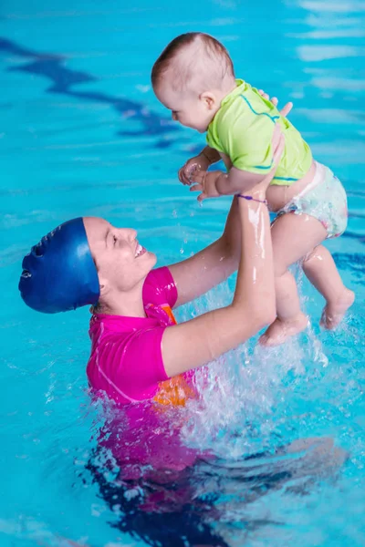 Instructor Baby Boy Swimming Class — Stock Photo, Image