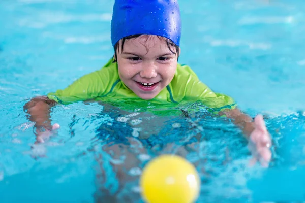 Cute Little Child Having Fun Swimming Pool — Stock Photo, Image