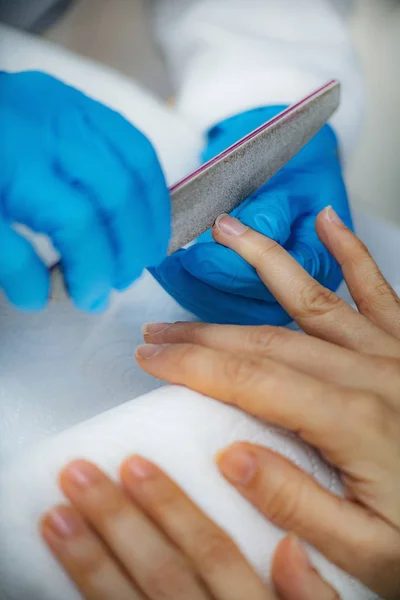 Limpiando Las Uñas Salón Manicura Manicura Uñas —  Fotos de Stock