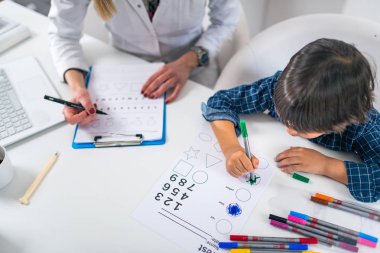 Çocuk için Psikoloji Testi. Toddler Boyama Şekilleri   
