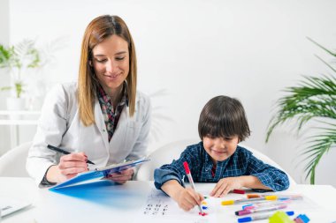 Çocuk için Psikoloji Testi. Toddler Boyama Şekilleri   