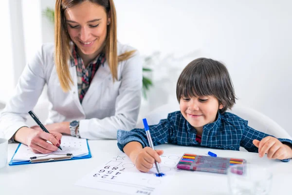 Psychologie Test Pro Dítě Barevné Tvary Toddler — Stock fotografie