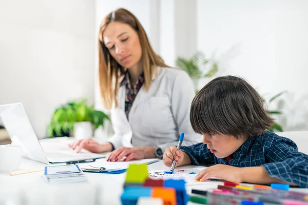 Psychologie Test Für Kinder Kleinkind Färbung Formen — Stockfoto