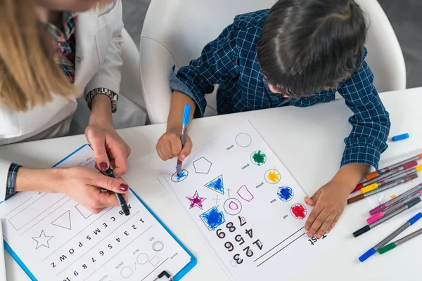 Çocuk için Psikoloji Testi. Toddler Boyama Şekilleri   