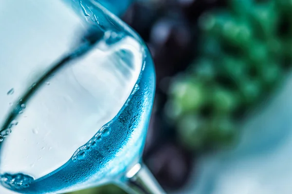 Vino Blu Uva Tavola Chiudi Immagine Con Spazio Copia Testo — Foto Stock