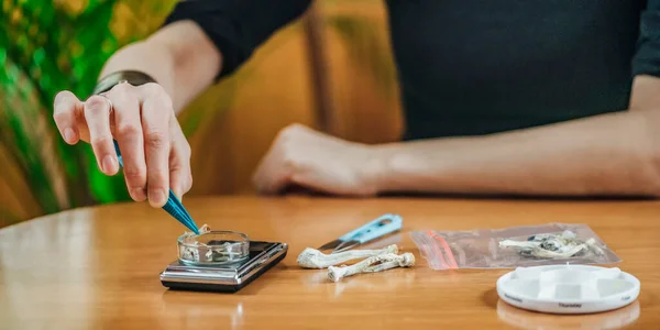 Magische Pilze Mikrodosieren Messung Einer Täglichen Mikrodosis Magischer Pilze Auf — Stockfoto