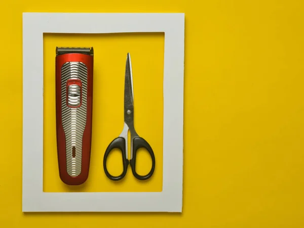 Machine Hairstyle Scissors White Frame Yellow Background Minimalist Trend Copy — Stock Photo, Image