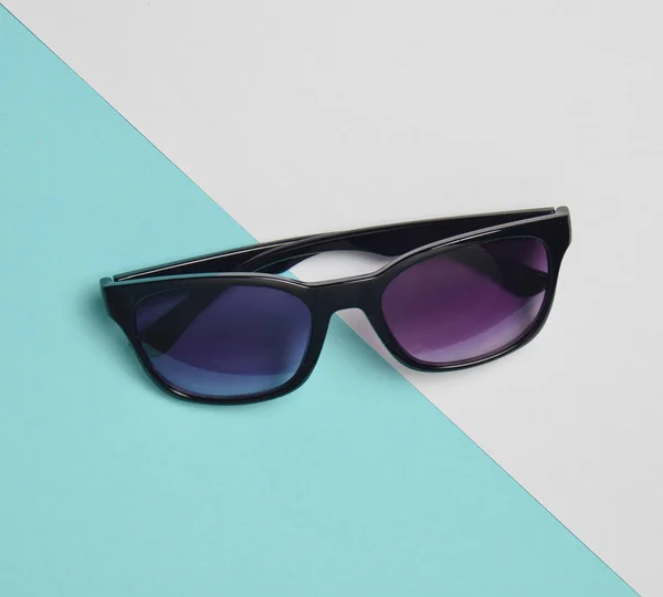 Sonnenbrille Auf Farbigem Pastellgrund Minimalistischer Trend Draufsicht Flache Lage — Stockfoto