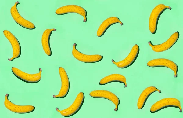 Творческий Фон Спелых Бананов Голубой Поверхности Вид Сверху — стоковое фото