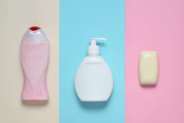 Produkty Vícebarevné Pozadí Pastelové Péči Tělo Vlasy Mléko Mýdlo Šampon — Stock fotografie