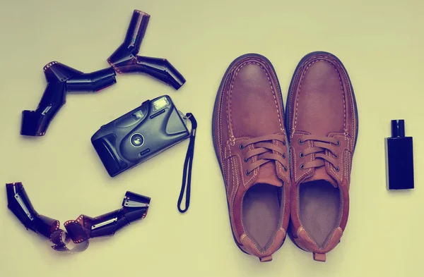 Men Leather Shoes Film Camera Pastel Background Male Style Hipster — Stock Photo, Image