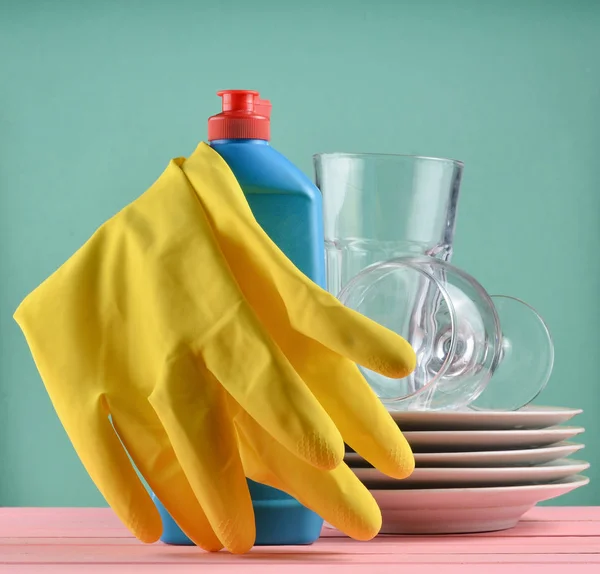 Producten Voor Het Wassen Van Gerechten Een Tafel Geïsoleerd Een — Stockfoto