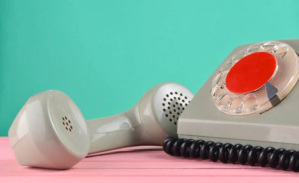 Téléphone Rétro Rotatif Sur Bureau Contre Mur Vert Menthe — Photo