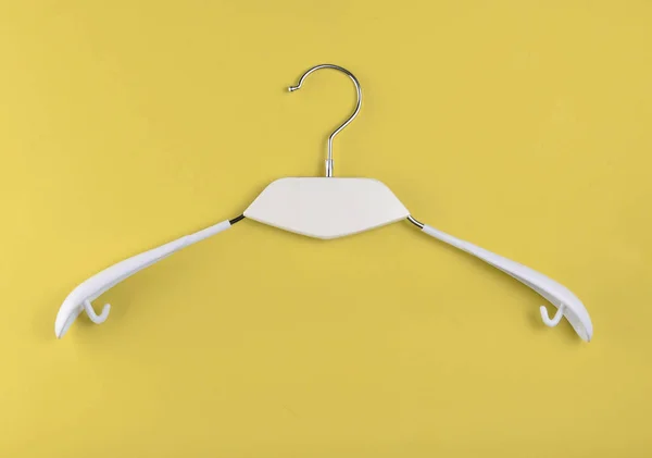 Hanger Voor Kleding Een Gele Achtergrond Minimalisme Trend Accessoires Abstracte — Stockfoto