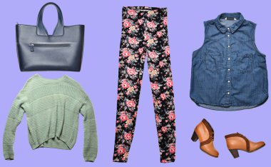 Kadın giyim, Ayakkabı, aksesuar renkli arka plan üzerinde birleşimi. Moda bakmak. minimalizm. İzole nesneleri