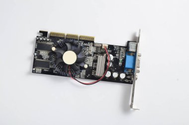 Retro ekran kartı beyaz arka plan üzerinde. Bilgisayar bölümü