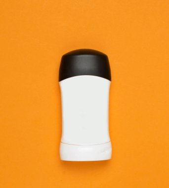 Antipirpirant sarı bir arka plan üzerinde ana sayfa görünümü, minimalis