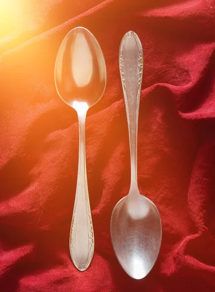 Spoon Red Silk Tableclot — Stock Photo, Image