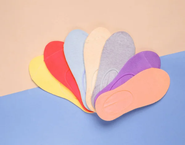 Vielzahl Farbiger Socken Auf Farbigem Pastellhintergrund Minimalismus Top Vie — Stockfoto