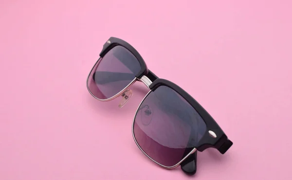 Moderne Mode Bril Close Een Gekleurde Roze Achtergrond Ogen Beschermen — Stockfoto