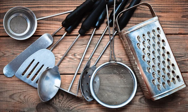 Conjunto Ferramentas Cozinha Que Consiste Uma Peneira Ralador Garfo Concha — Fotografia de Stock