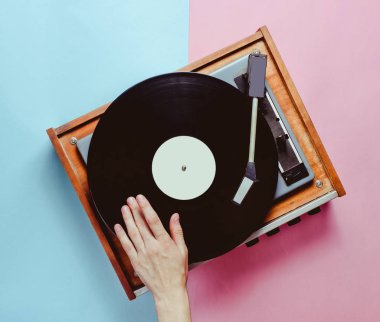 Kadın el vinil oyuncu, kavramsal fotoğraf, DJ, Minimalizm, üst Vie kullanır
