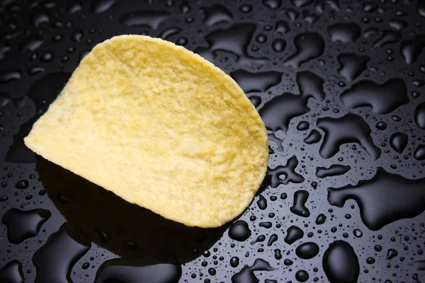Slices Chips Black Background Water Drop — Stock Photo, Image