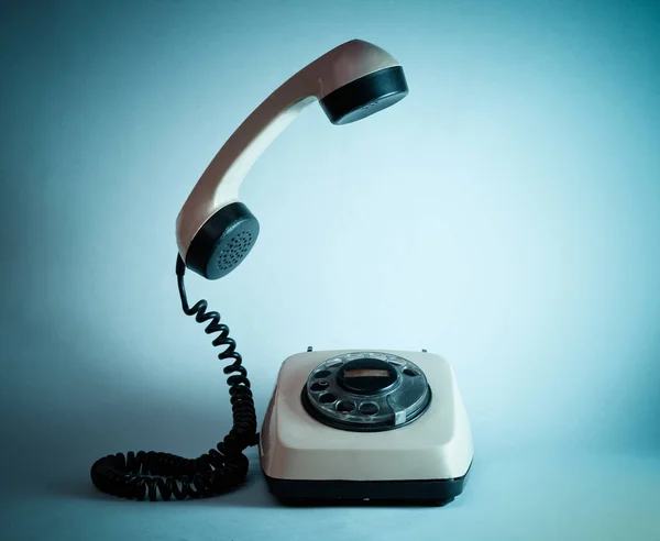 Oude Stijl Roterende Telefoon Met Stijgende Telefoon Handvat Blauwe Neon — Stockfoto