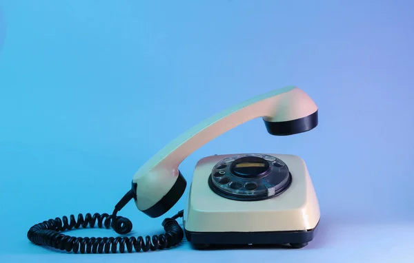 Telefone Giratório Estilo Antigo Com Alça Telefônica Crescente Luz Néon — Fotografia de Stock