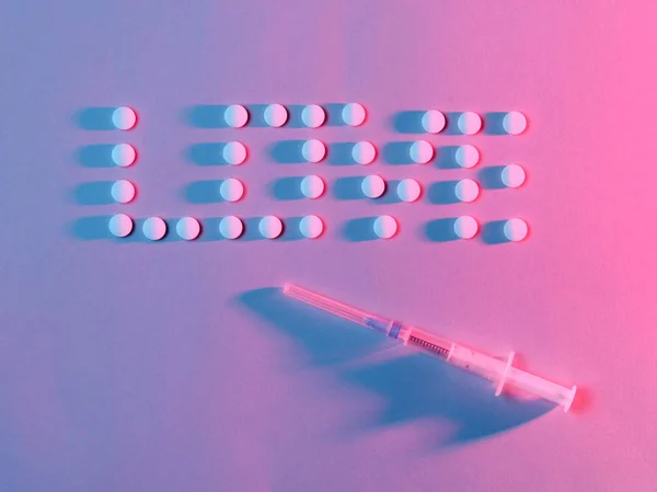 Vício Amor Inscrição Amor Com Pílulas Conceito Dependência Muitos Comprimidos — Fotografia de Stock